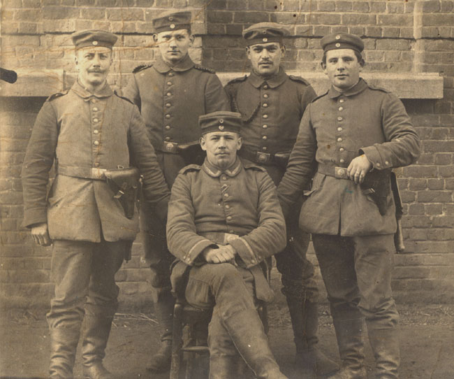 Machine-gunners of IR 107 ca. 1915