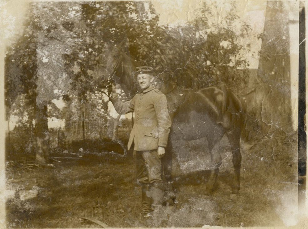 Arno and his horse Rudolf in 1916.