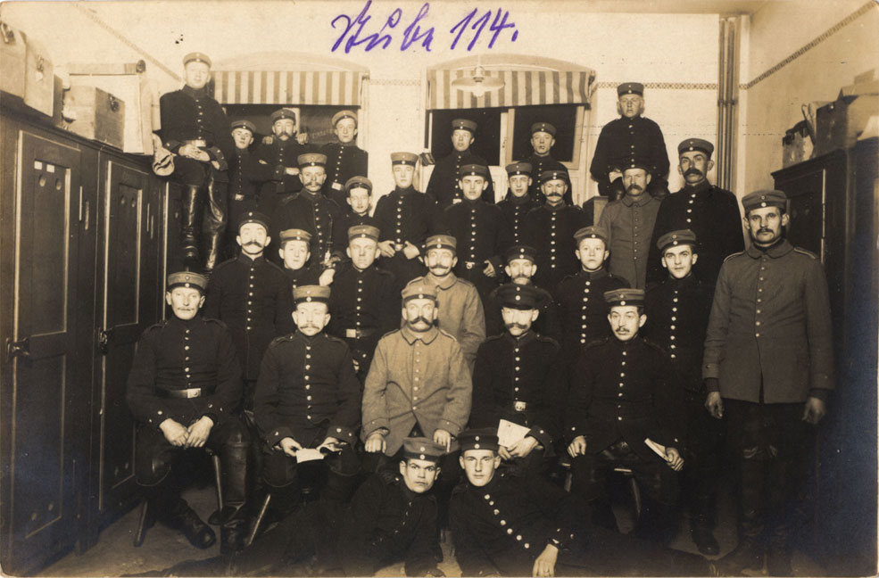 Group photo of the men housed in one of the many bunk rooms (Stuben) of the König-Georg-Kaserne during WW1