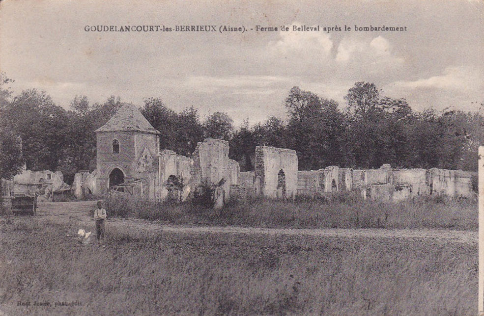 French postcard of the ruined gatehouse building at the end of the war, showing that only its central section survived