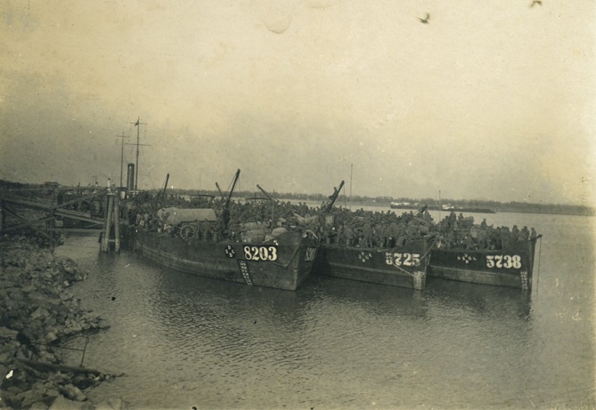 Barge transport from Brăila to Cernavodă